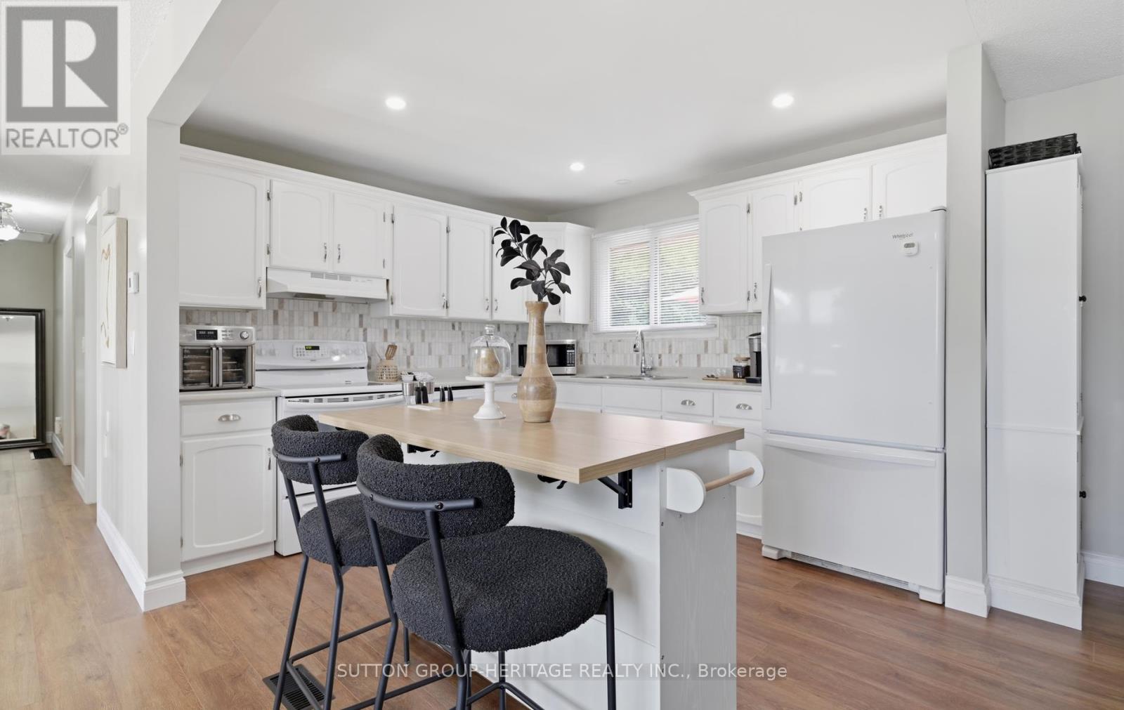 25 MANVERS DRIVE - 12