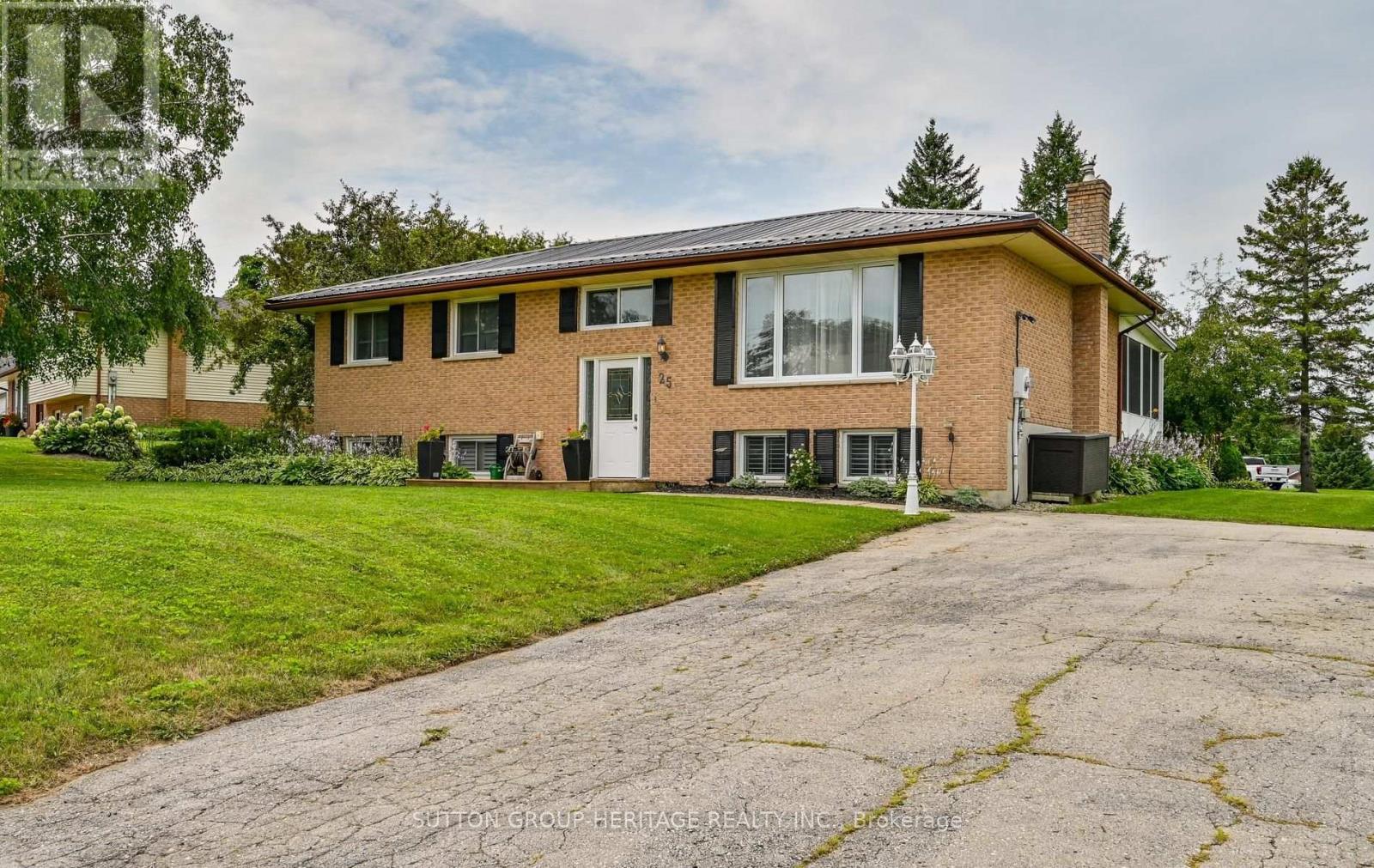 25 MANVERS DRIVE - 4