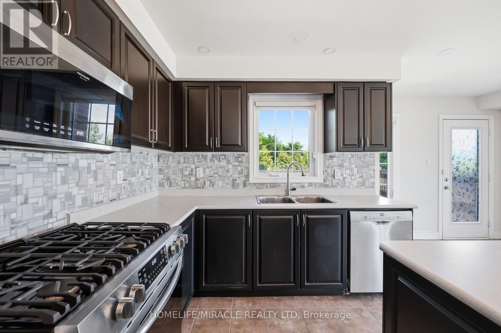 15 MCPHAIL PLACE - 18