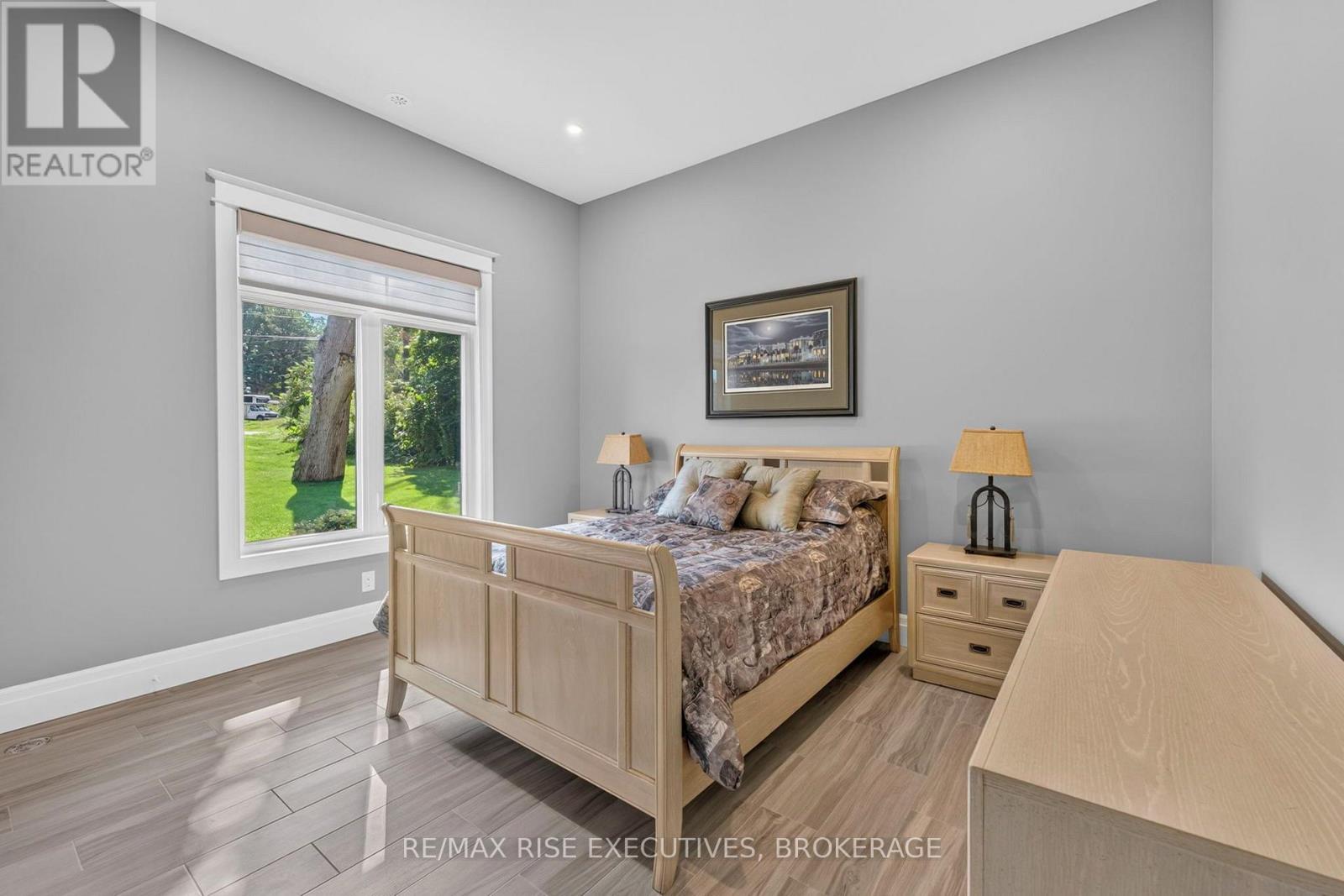 4 HEADLANDS WAY - Image 22