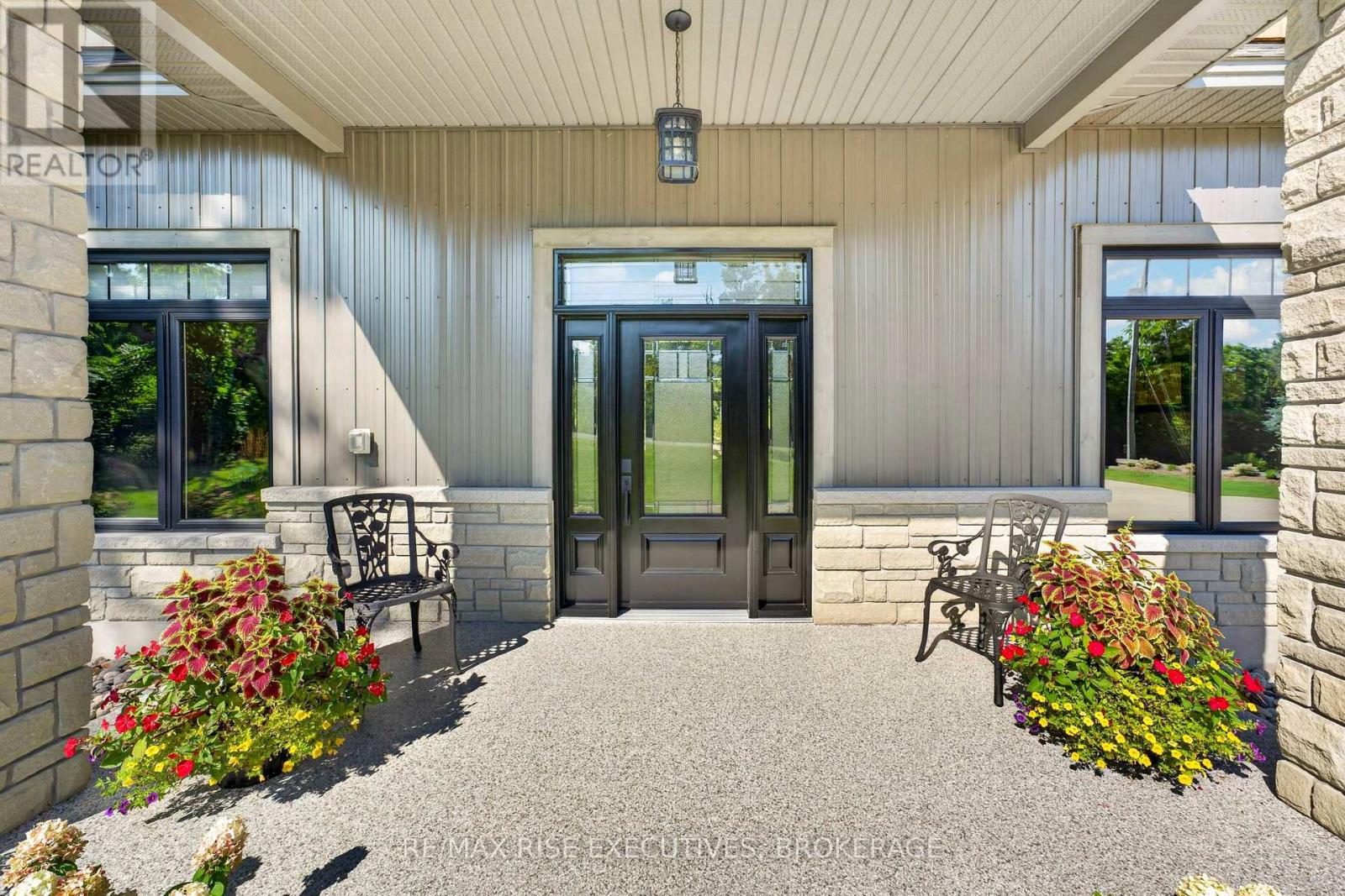 4 HEADLANDS WAY - Image 3