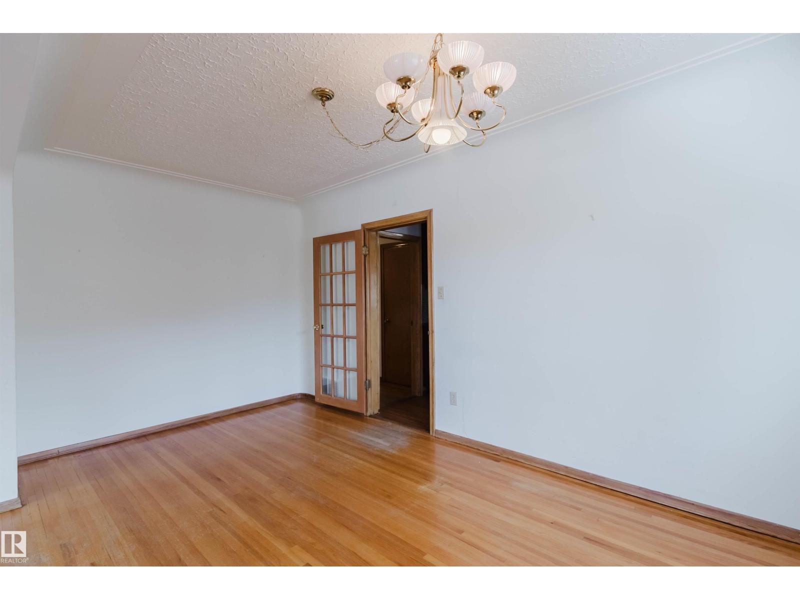11815 76 AV NW - Image 16