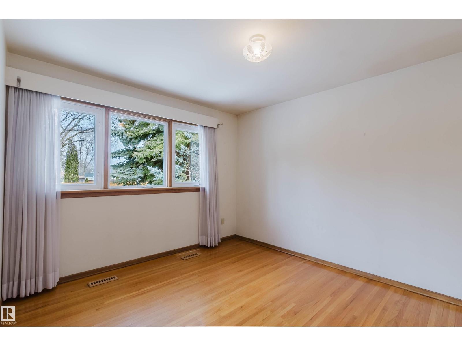 11815 76 AV NW - Image 17