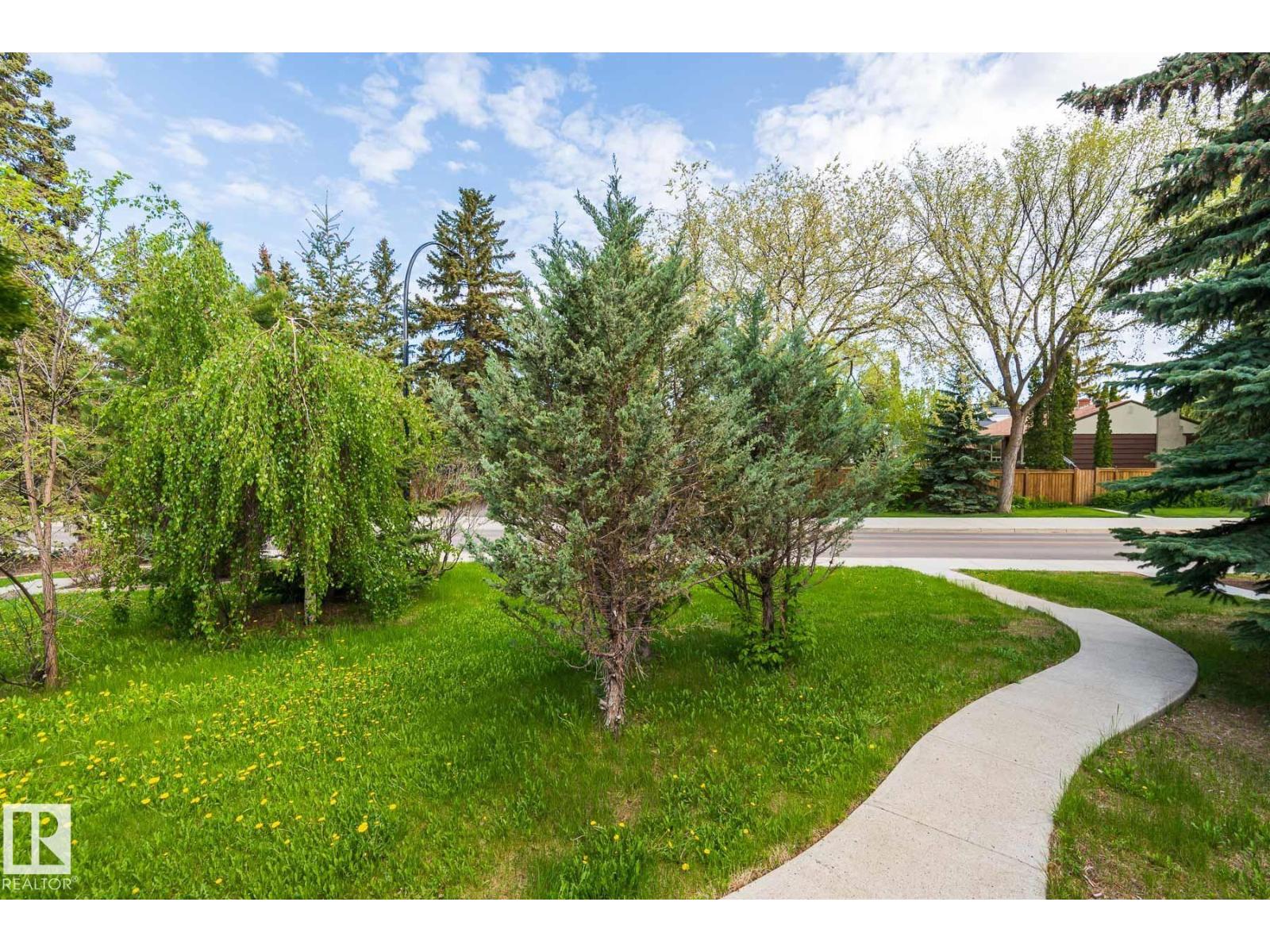 11815 76 AV NW - 2