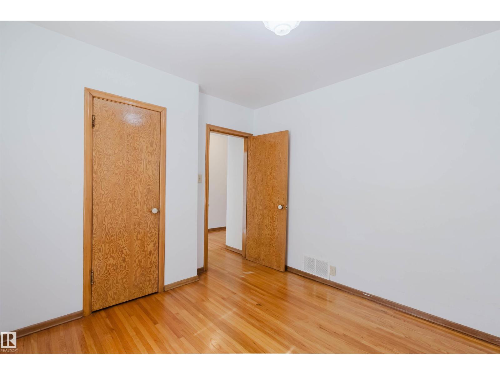 11815 76 AV NW - Image 23