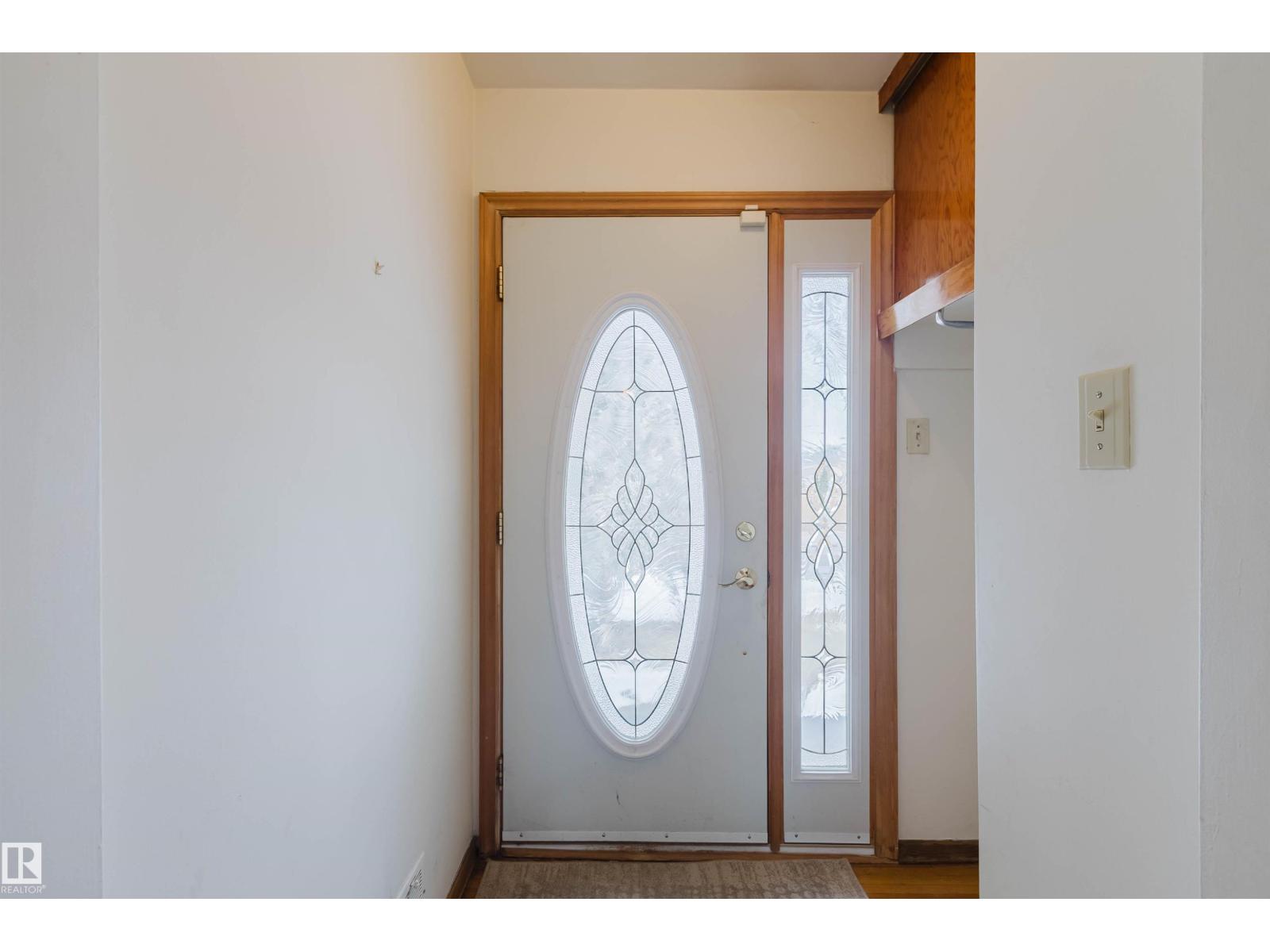 11815 76 AV NW - 3