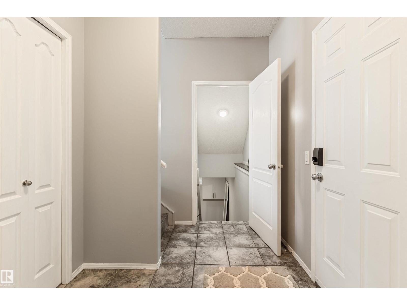 1235 ORMSBY LN NW - 36