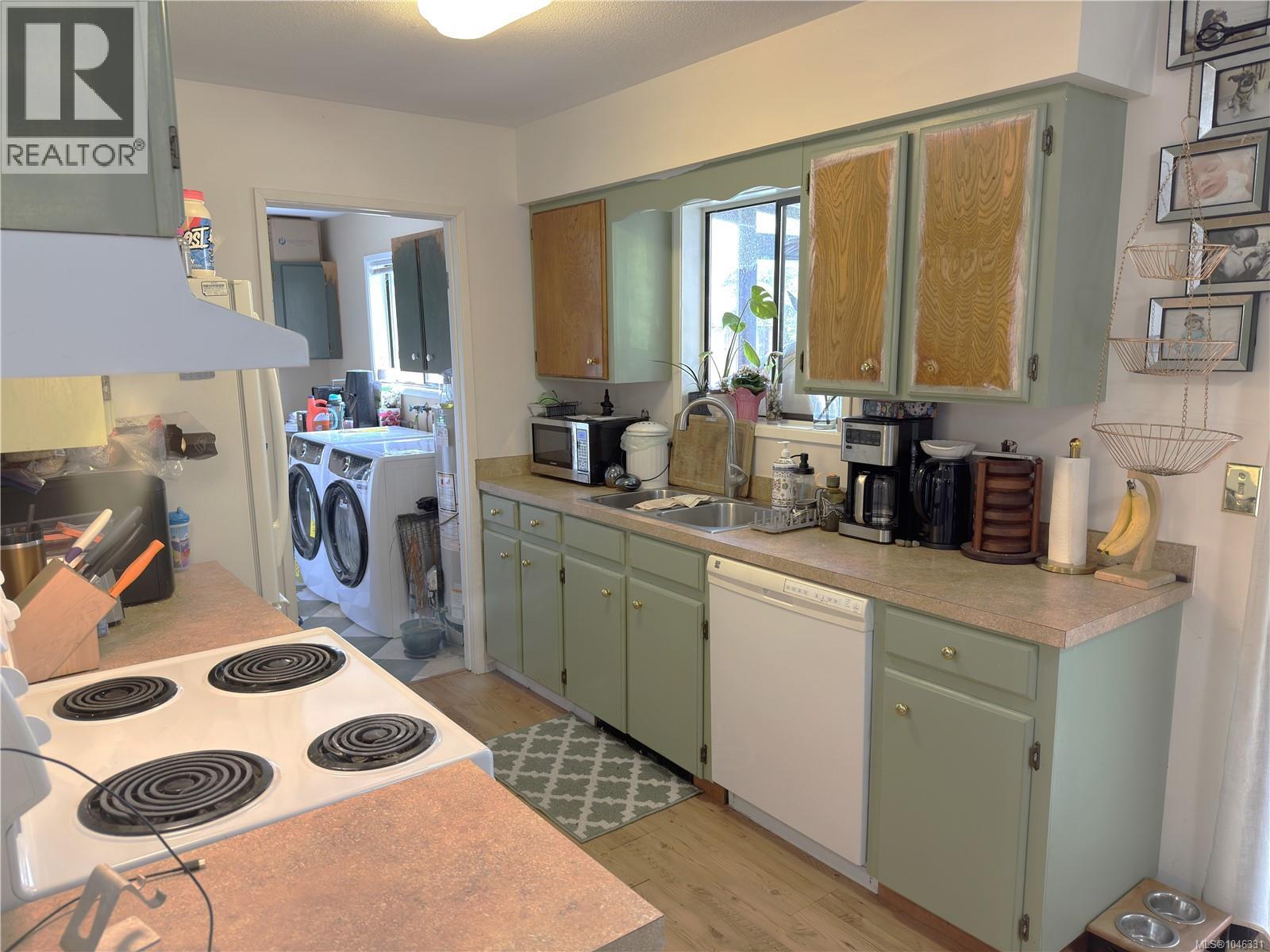 693 Wedgewood Cres - 6