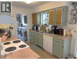 Kitchen - 693 Wedgewood Cres, Parksville, BC V9P1B6 Photo 6