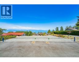 3588 Oakridge Dr, Nanaimo, BC V9T1M4 Photo 6