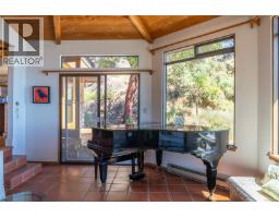 9919 Southlands Dr, Pender Island, BC V0N2M3 Photo 28