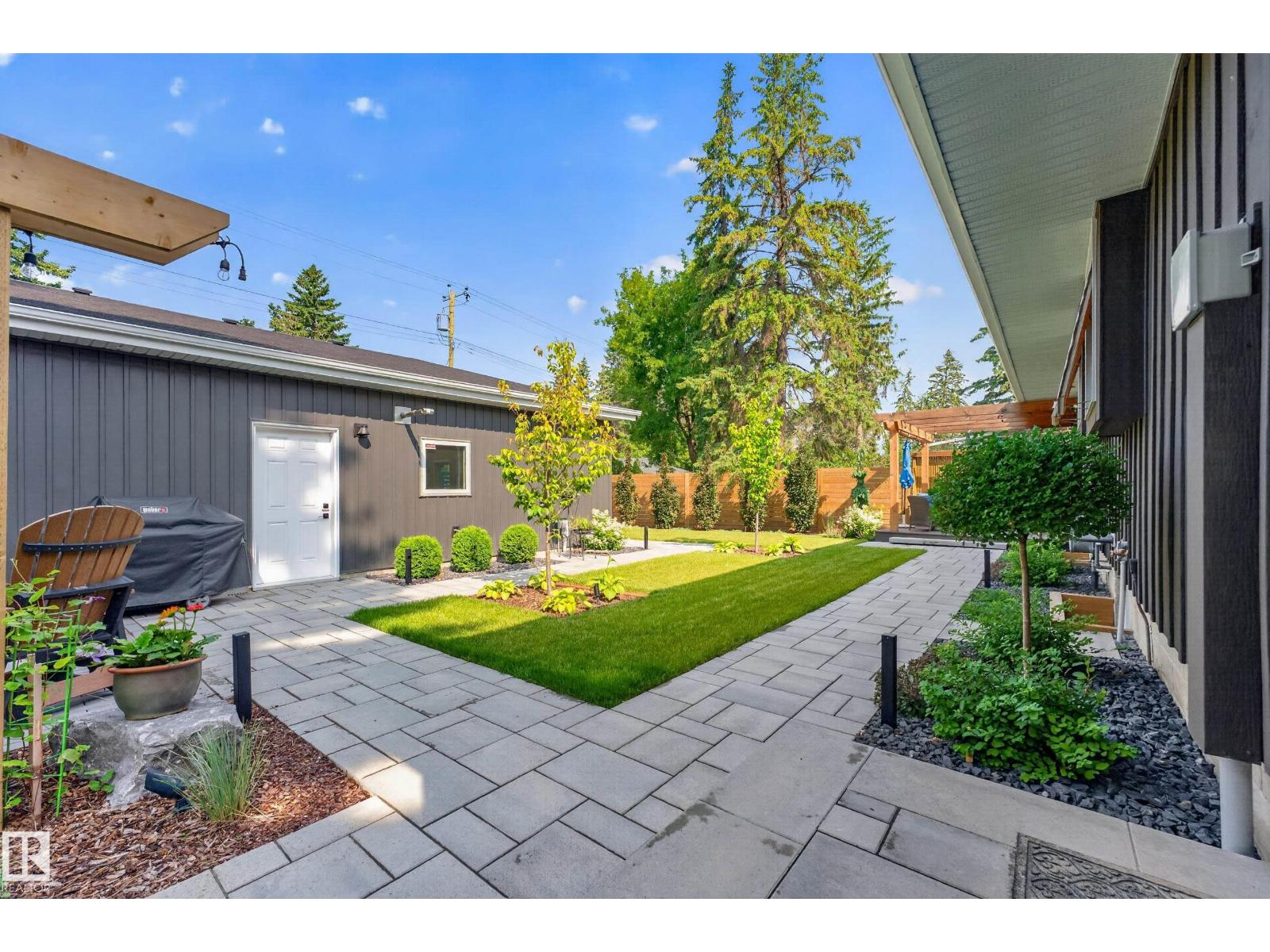 7828 119 ST NW - 15