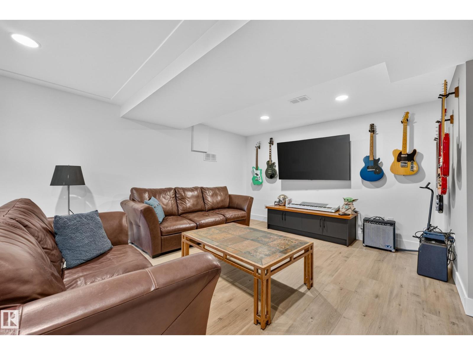 7828 119 ST NW - Image 63
