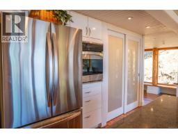 9919 Southlands Dr, Pender Island, BC V0N2M3 Photo 16