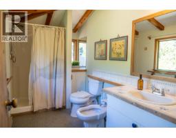 9919 Southlands Dr, Pender Island, BC V0N2M3 Photo 38