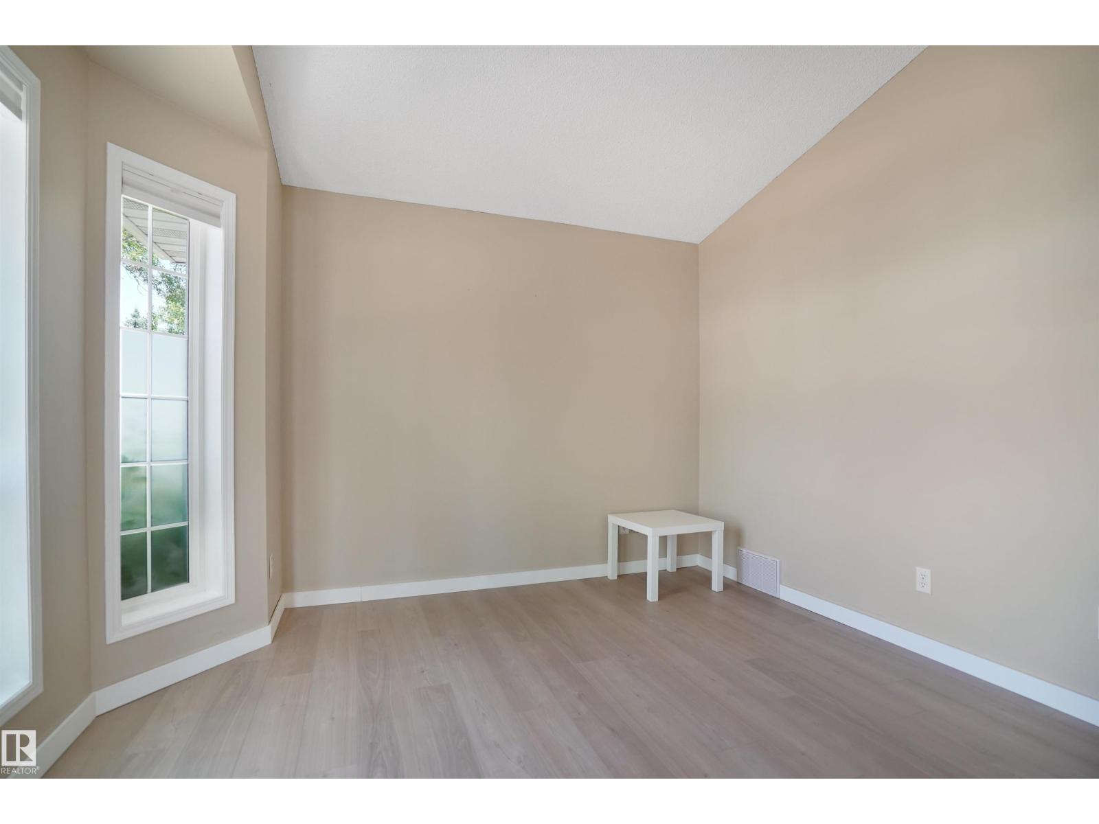 #46 3311 58 ST NW - Image 13