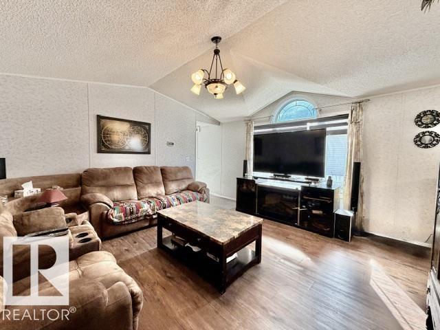 4814 48 AV - Image 7