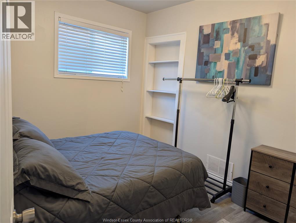 868 ELM - 19