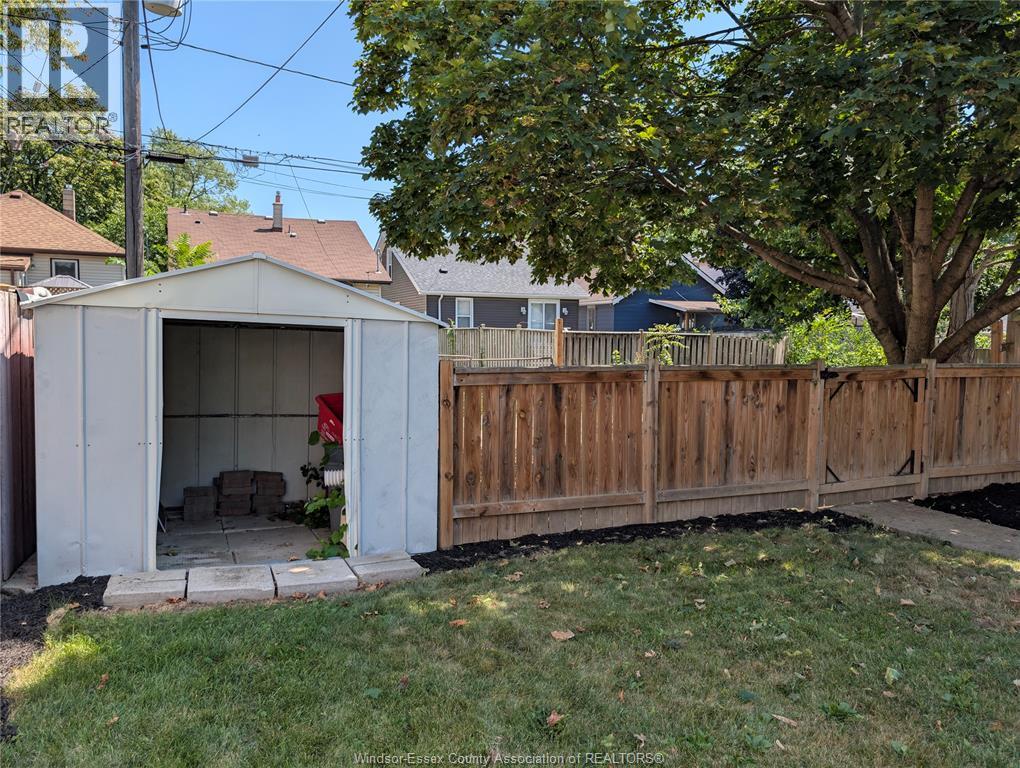 868 ELM - 28