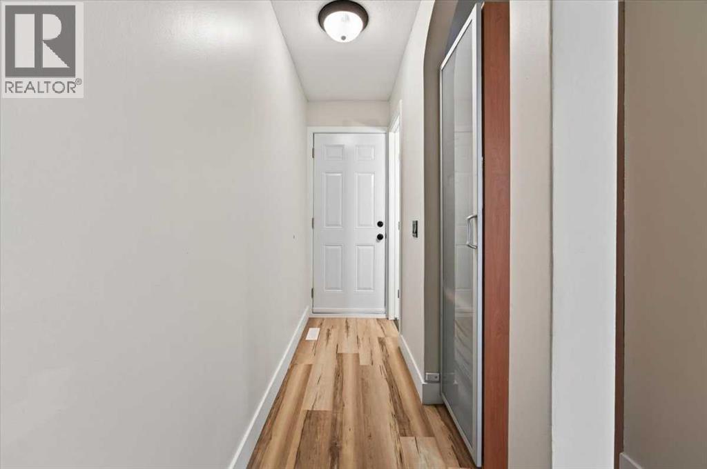 21 Woodhill Court SW - 17