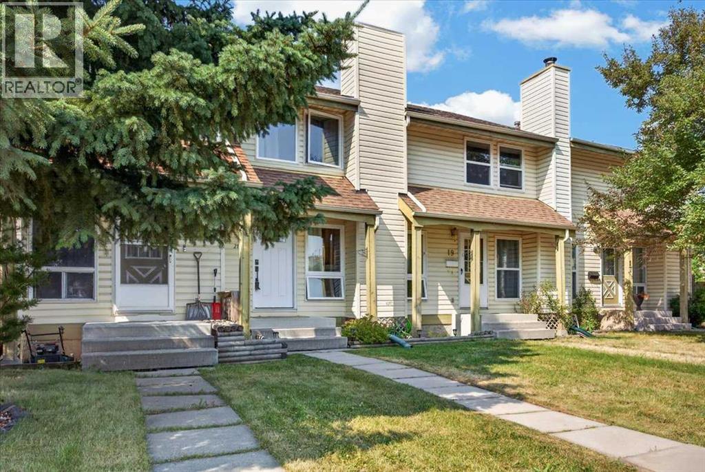 21 Woodhill Court SW - 2