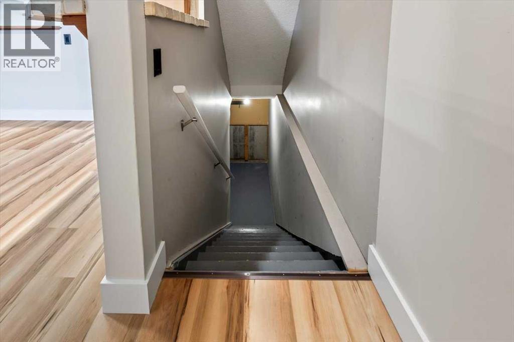 21 Woodhill Court SW - 31