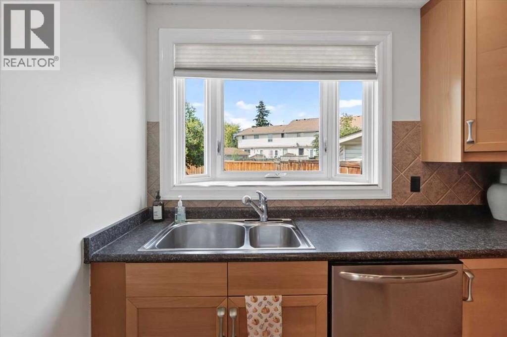 21 Woodhill Court SW - 15