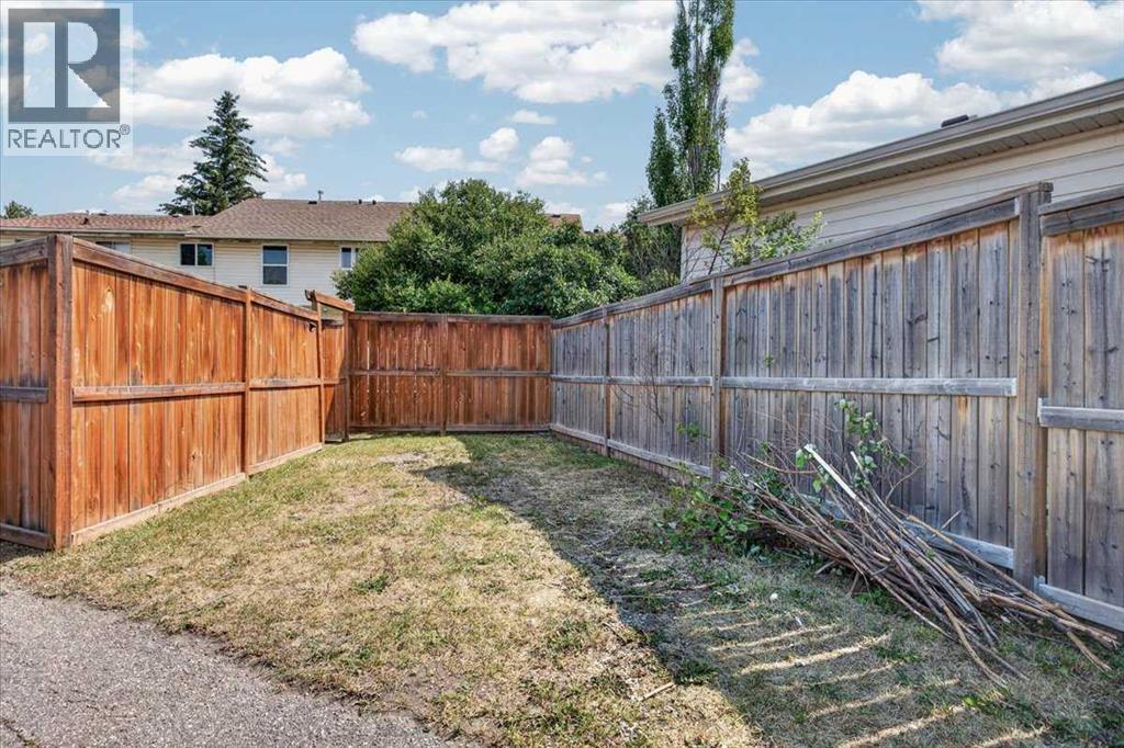 21 Woodhill Court SW - 38