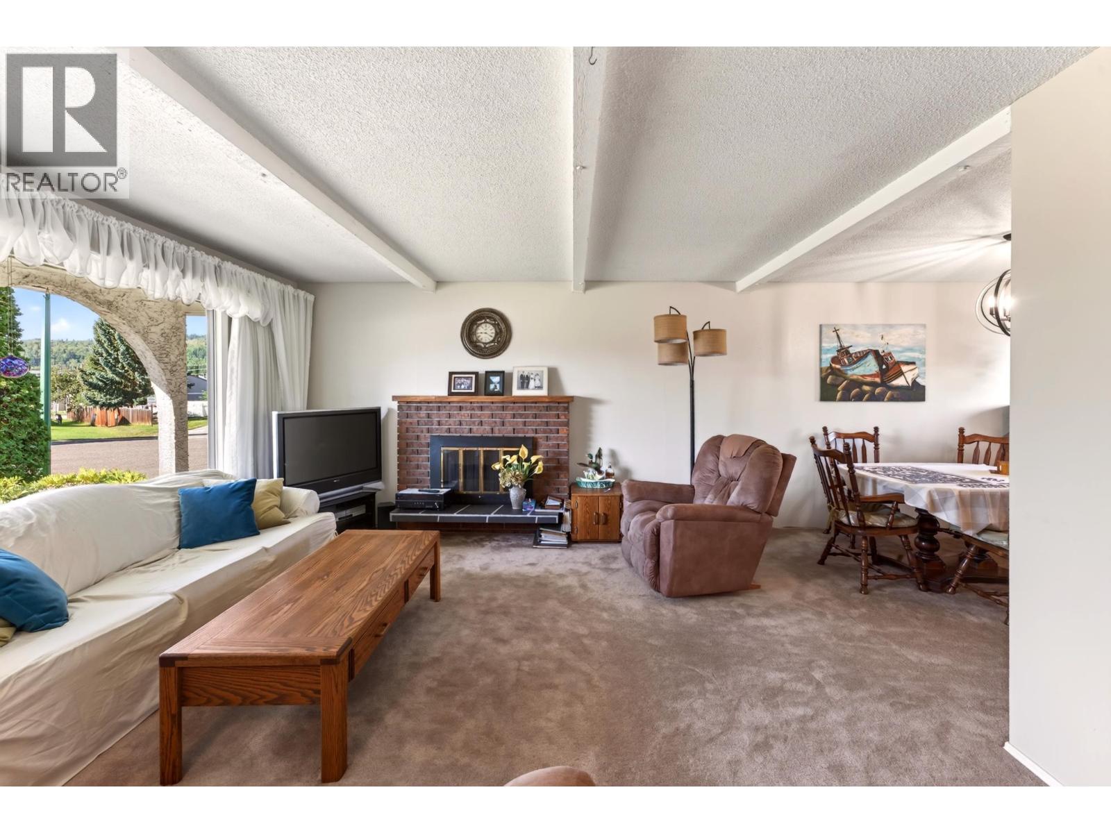2460 DEVONSHIRE CRESCENT - 11