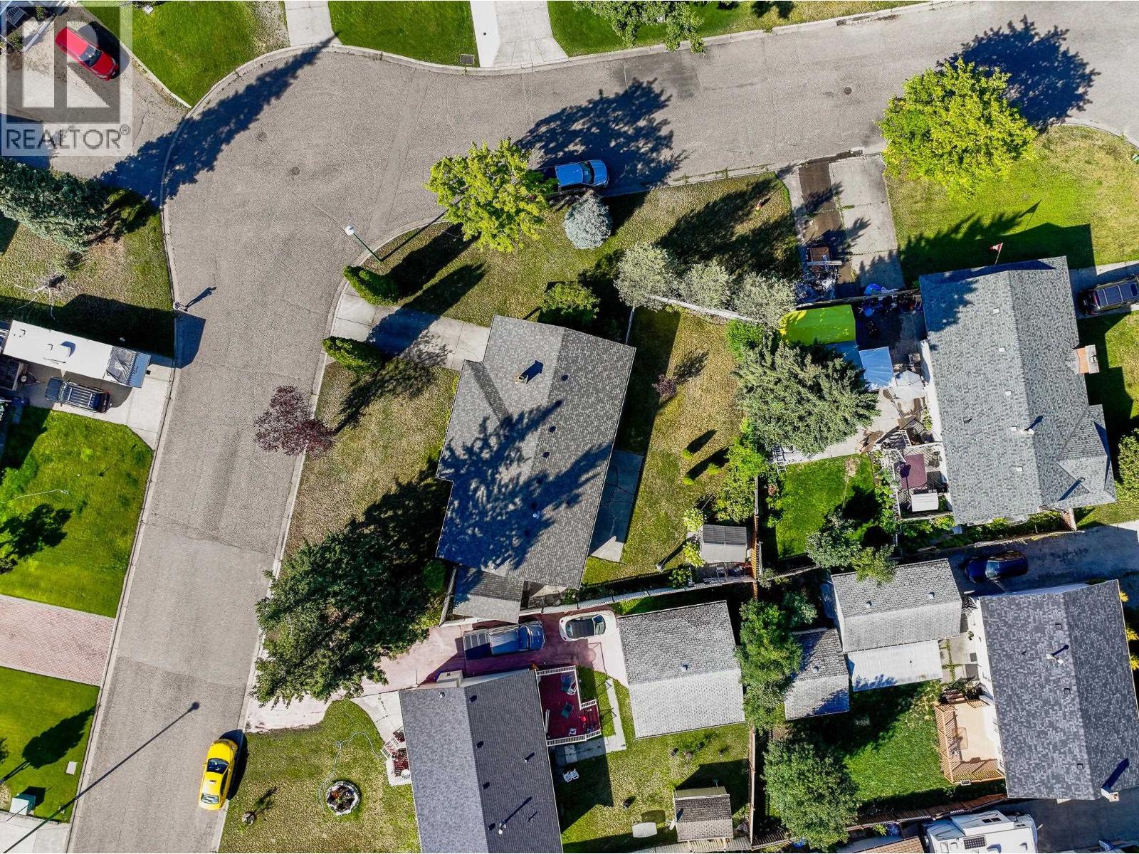 2460 DEVONSHIRE CRESCENT - 35