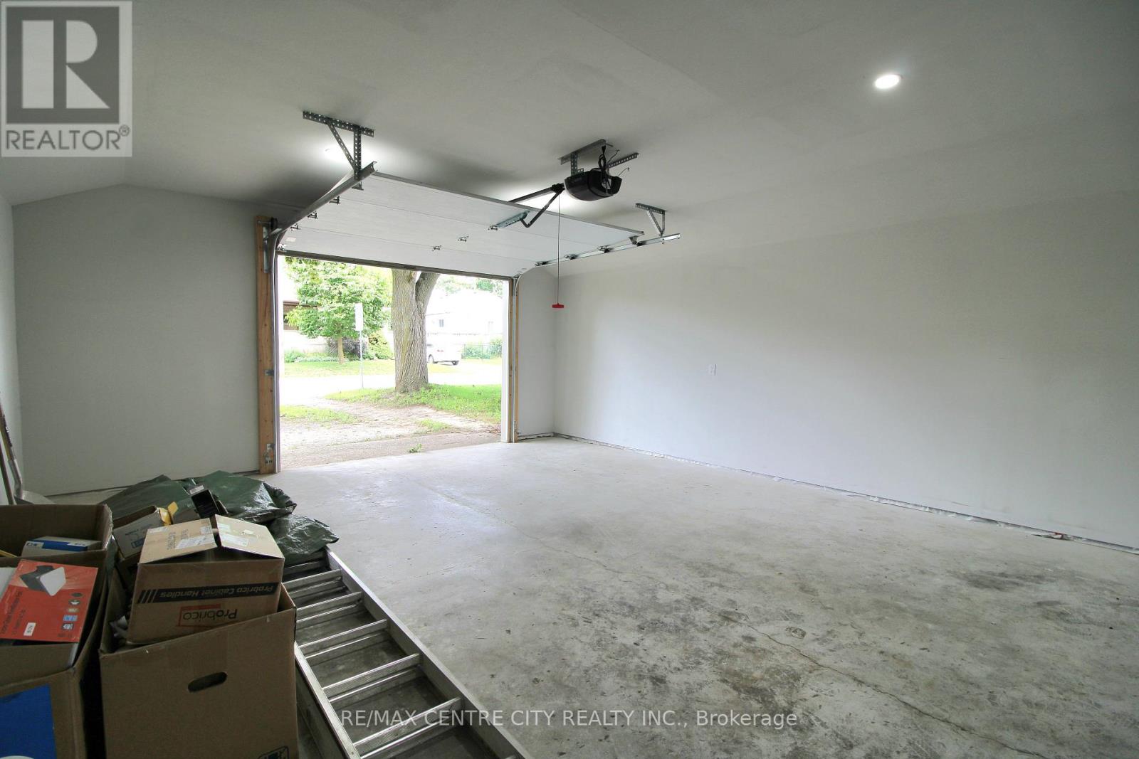 118 DELAWARE STREET - Image 20