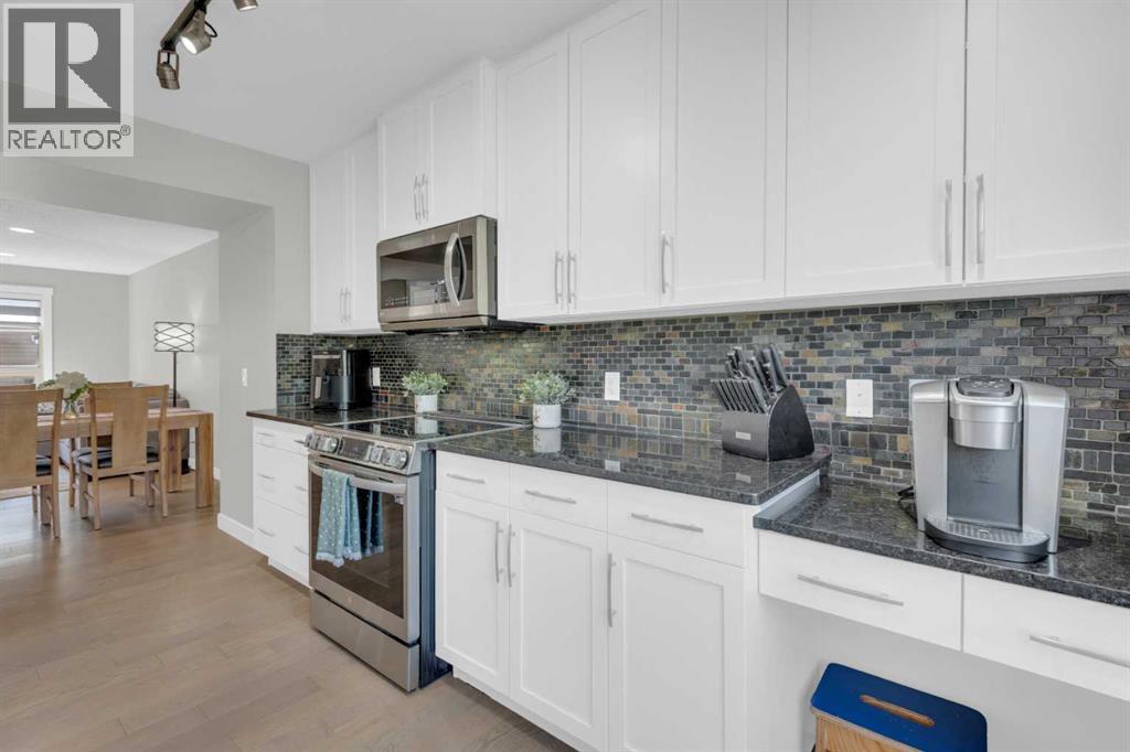 24 Aspen Hills Common SW - Image 4
