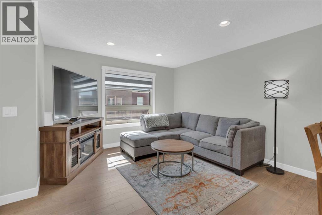 24 Aspen Hills Common SW - Image 8