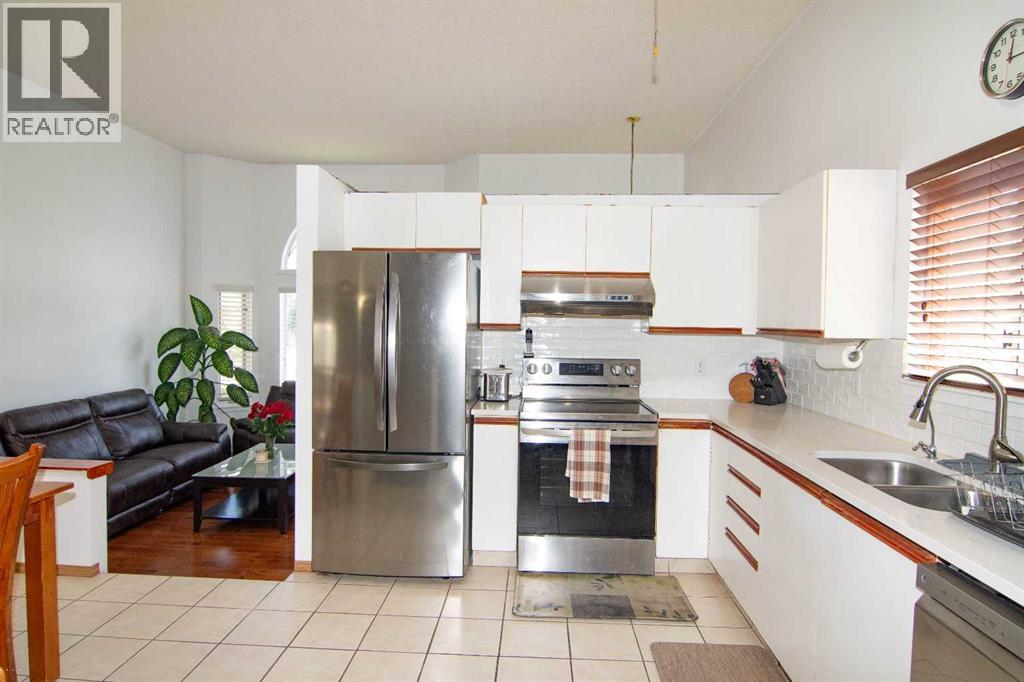 3850 Catalina Boulevard NE - Image 8