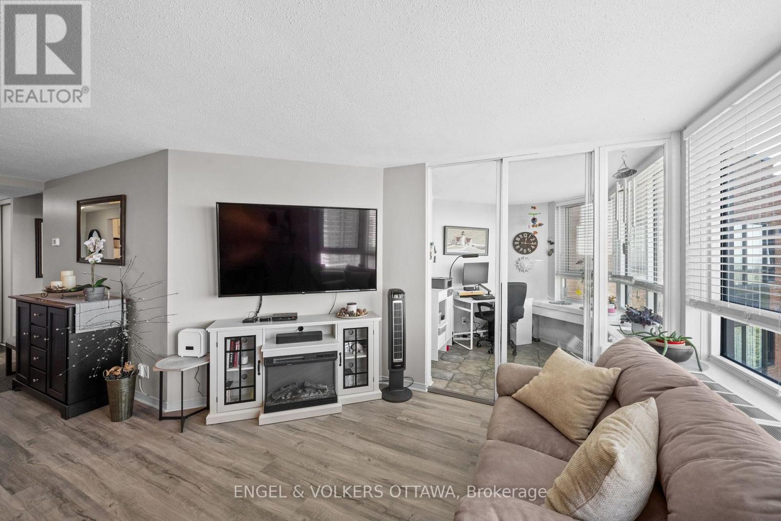 2 Bed, 2 Bath House for Sale in Ottawa – 1213 – 80 SANDCASTLE DRIVE, Ottawa – MLS# X13649986 - Image 9