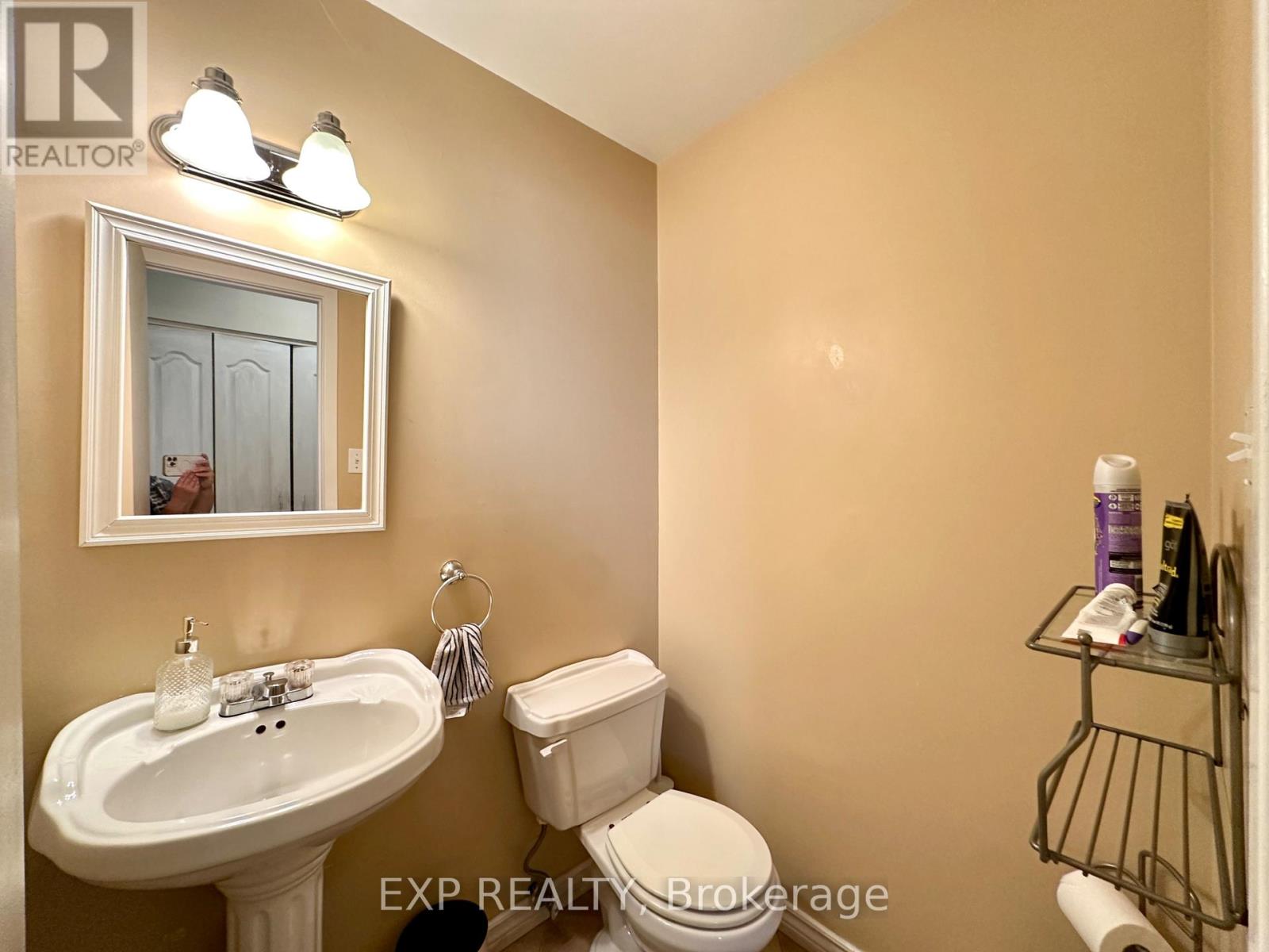 3 Bed, 2 Bath House for Rent in Ottawa – 35 BARRA AVENUE, Ottawa – MLS# X13650042 - Image 12
