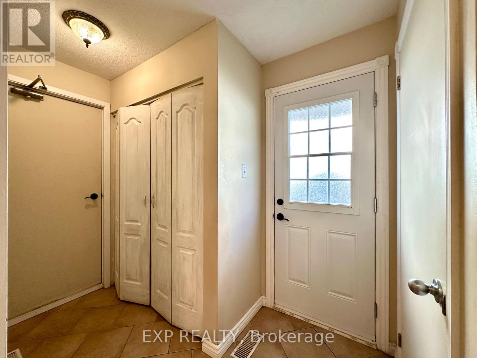 3 Bed, 2 Bath House for Rent in Ottawa – 35 BARRA AVENUE, Ottawa – MLS# X13650042 - Image 13