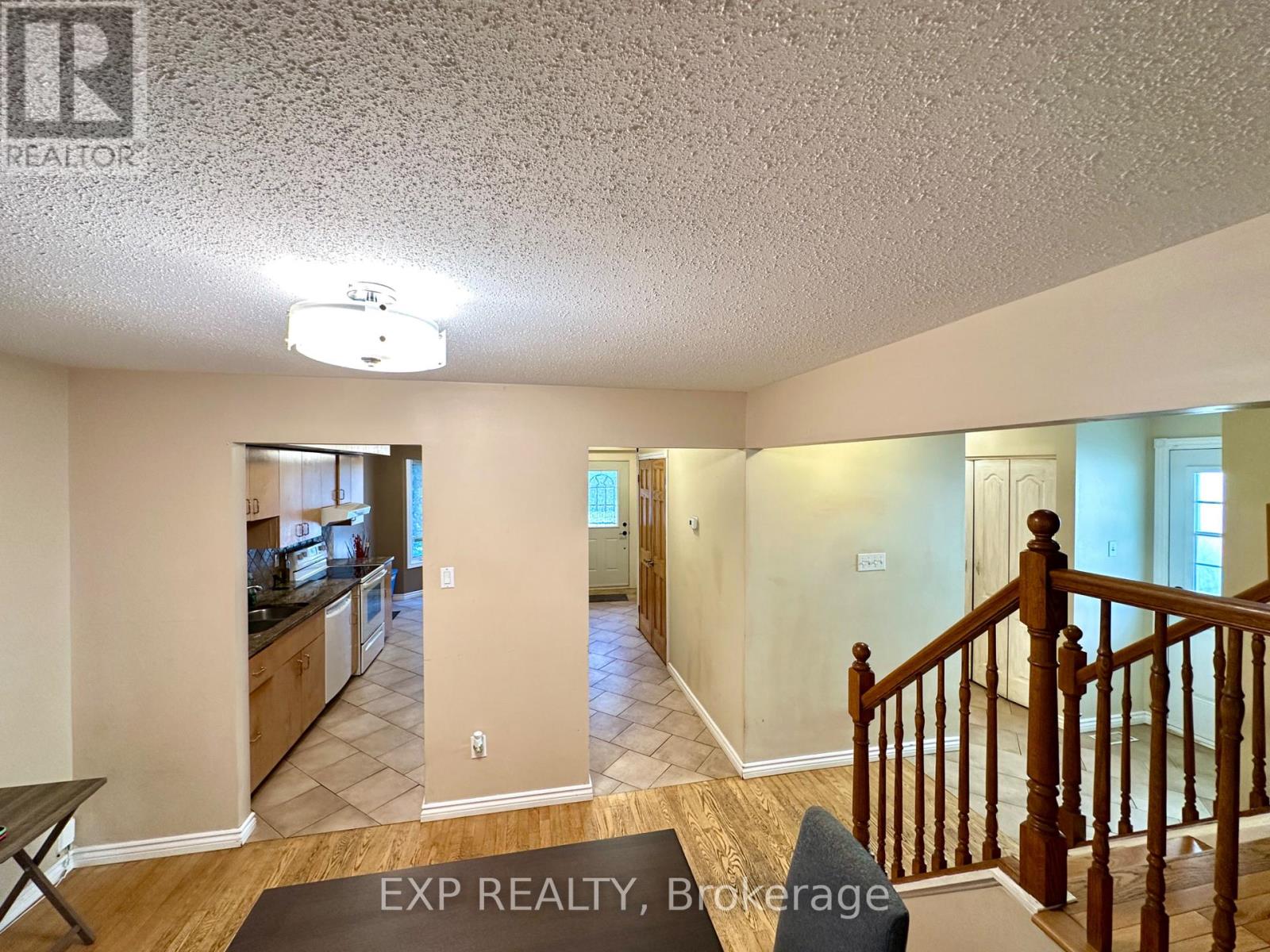 3 Bed, 2 Bath House for Rent in Ottawa – 35 BARRA AVENUE, Ottawa – MLS# X13650042 - Image 8