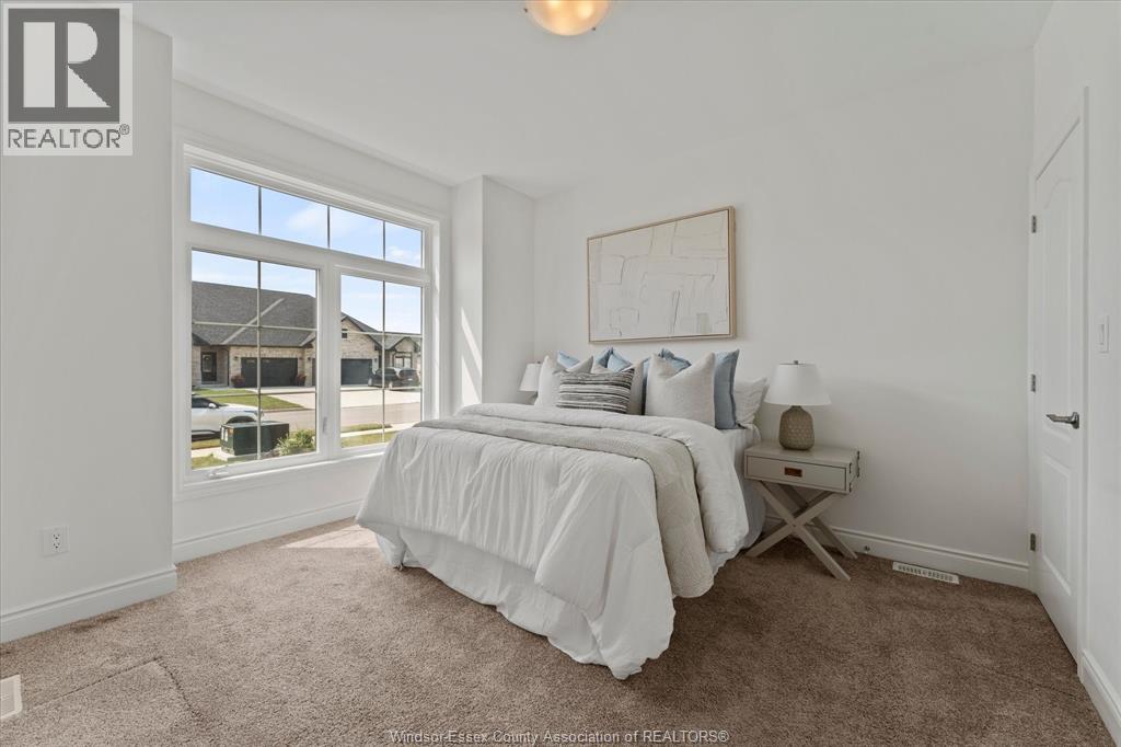262 LIVINGSTONE CRESCENT - 24