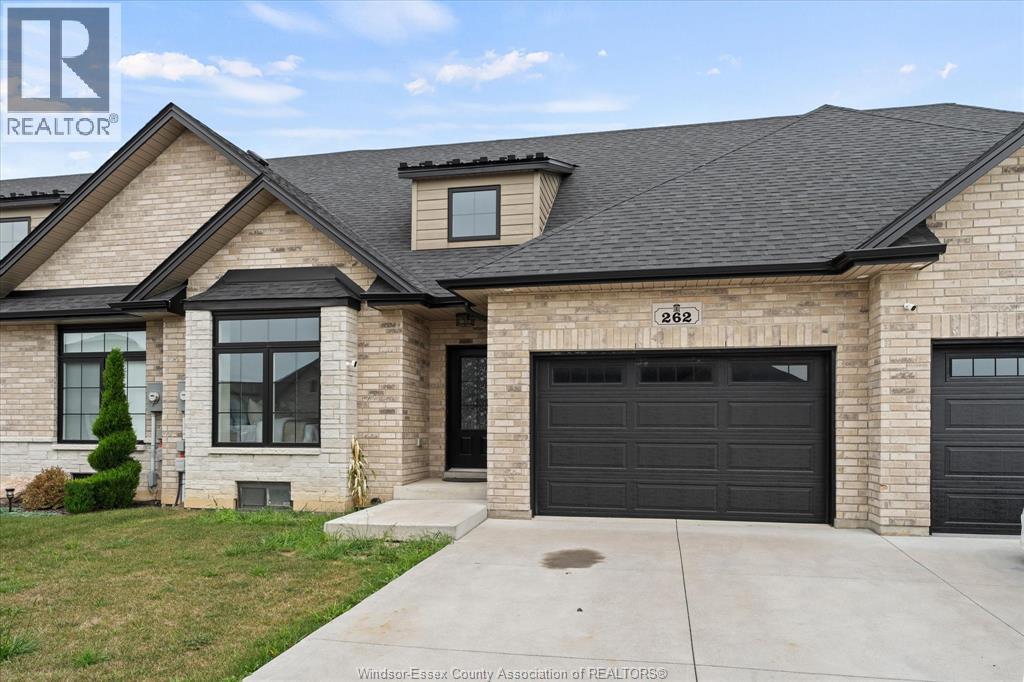 262 LIVINGSTONE CRESCENT - 3