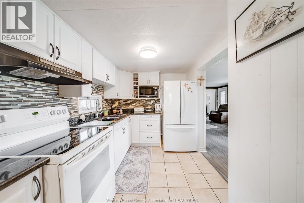 110 BROOKS BOULEVARD - 16