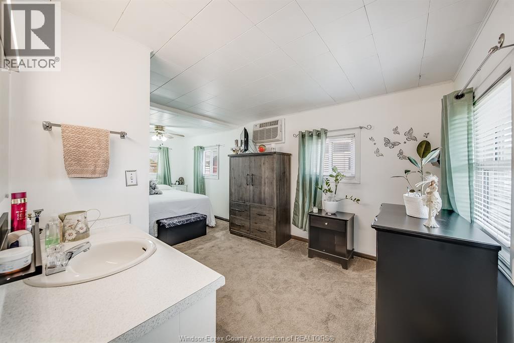 110 BROOKS BOULEVARD - 24