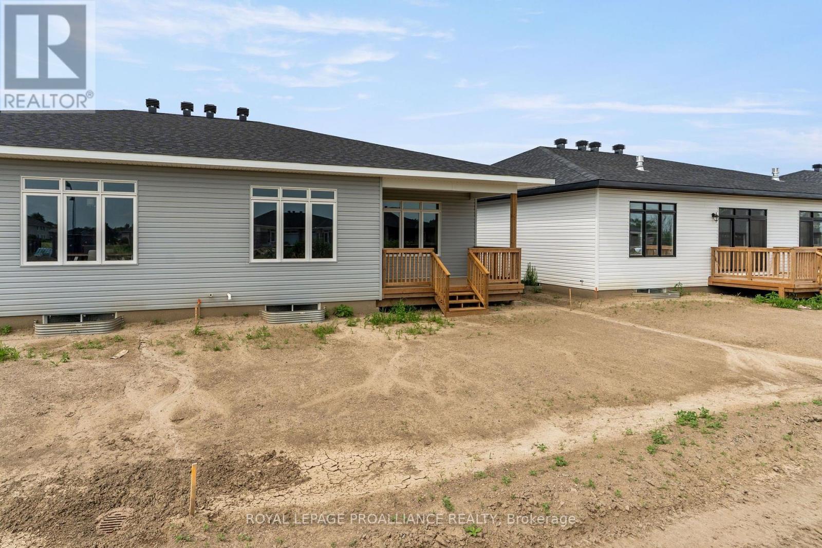1043 MOORE STREET - 42