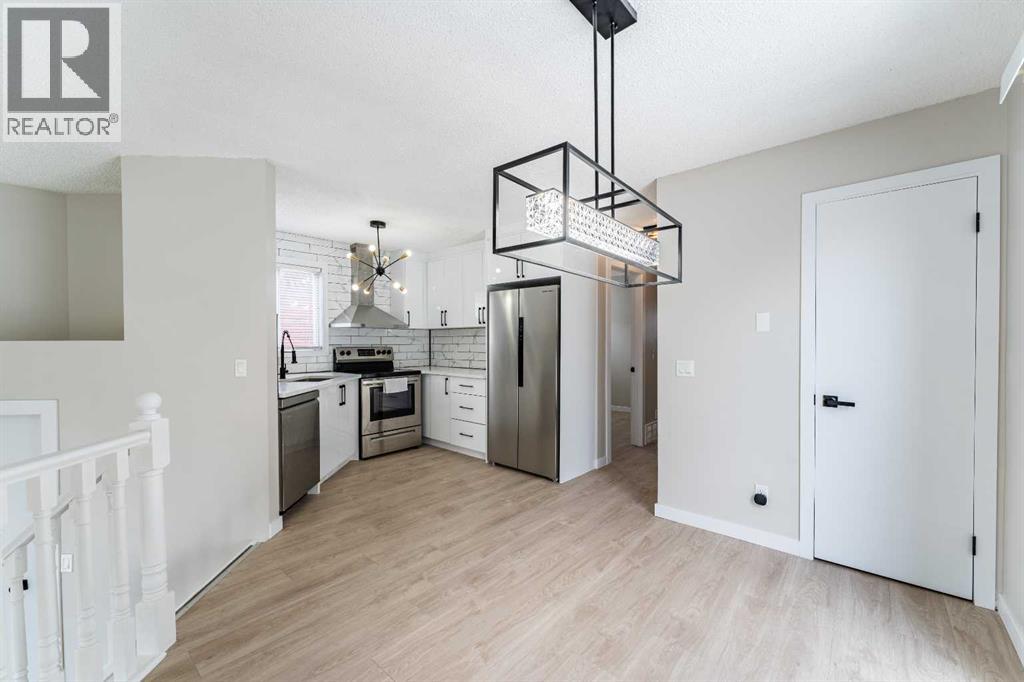 18 Falmere Way NE - 1