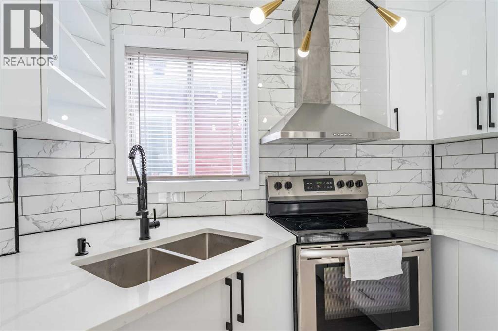 18 Falmere Way NE - 11