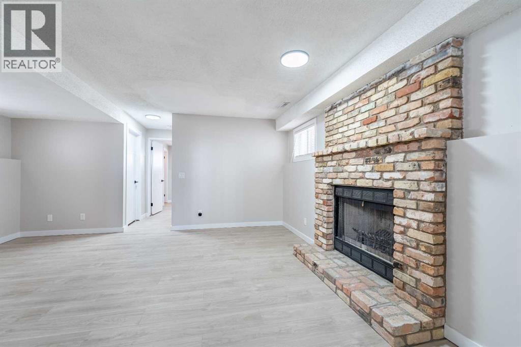 18 Falmere Way NE - 20
