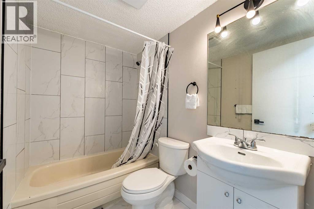 18 Falmere Way NE - 23