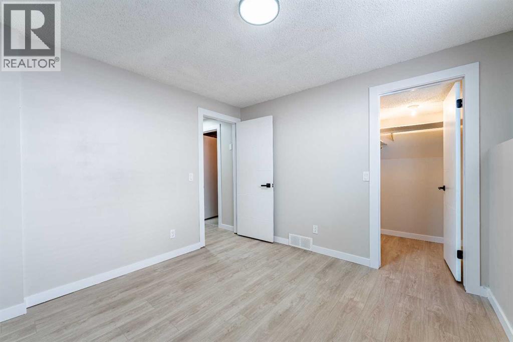 18 Falmere Way NE - 25