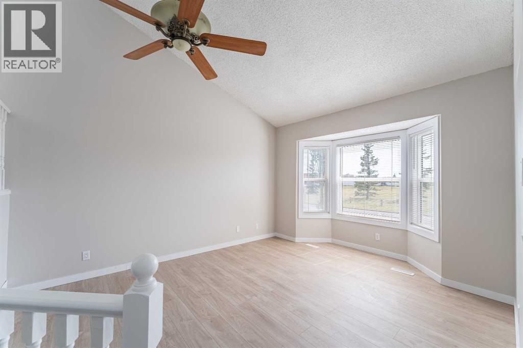18 Falmere Way NE - 8