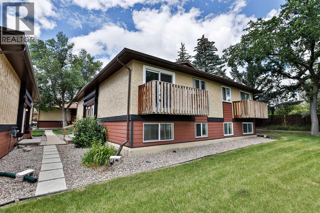 24, 5 Acadia Road W